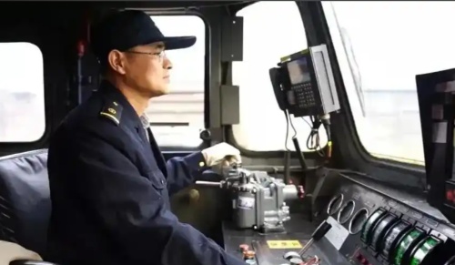 火車司機駕駛證怎么考？